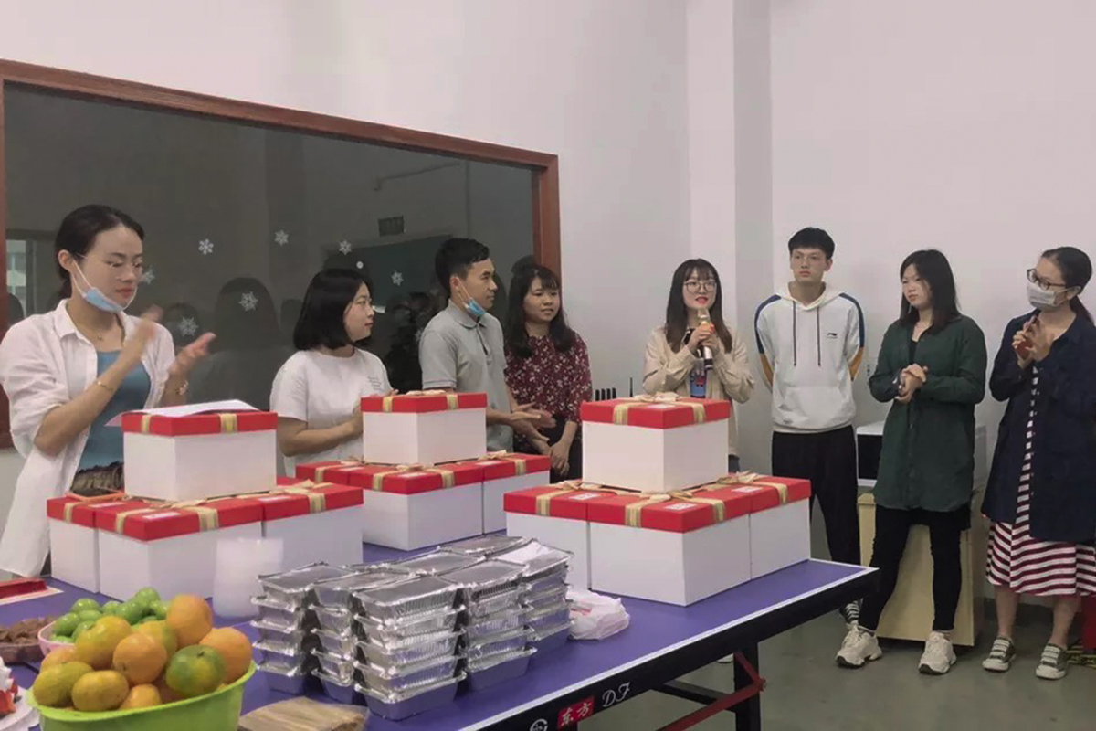 生日相聚，共享温暖与喜悦 9
